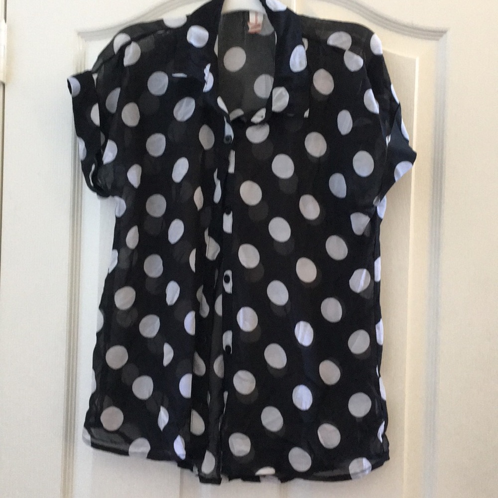 FINAL MARKDOWN Juniors’ no boundaries Sheer Blouse (L 11-13)